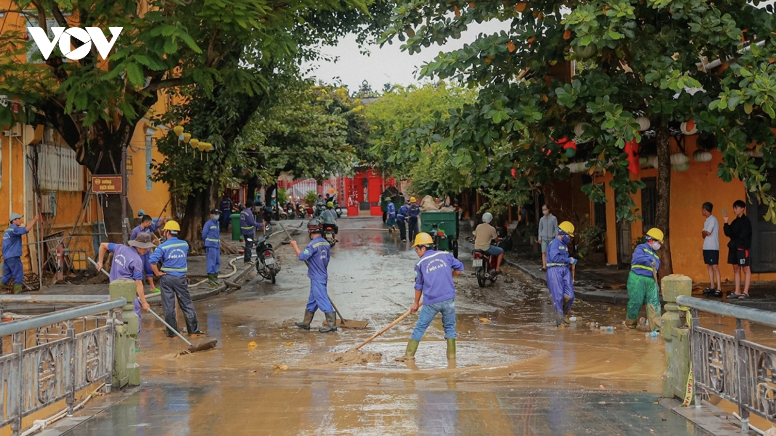 Hoi An intensifies cleanup efforts after heavy flooding